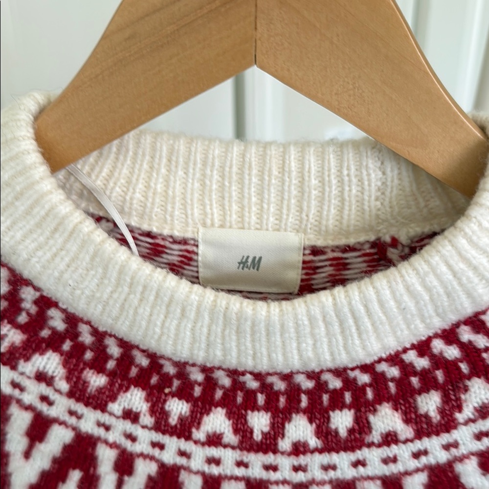 H&M Red and White Patterned Women's fair isle Sweater new without tags - Picture 4 of 5